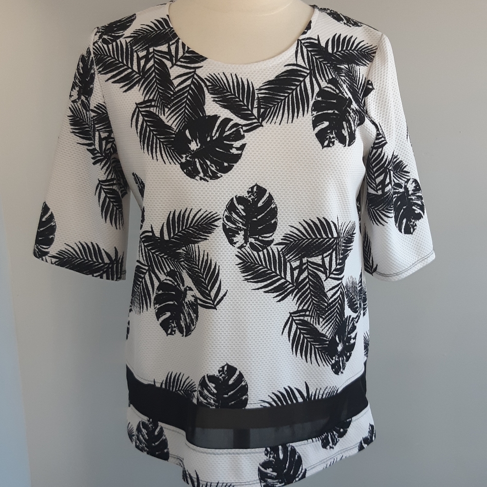 Mandy Evans NWOT  blouse size M